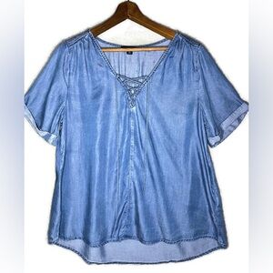 Lucky Brand Chambray Blue V Neck Lace Up Tie size Medium